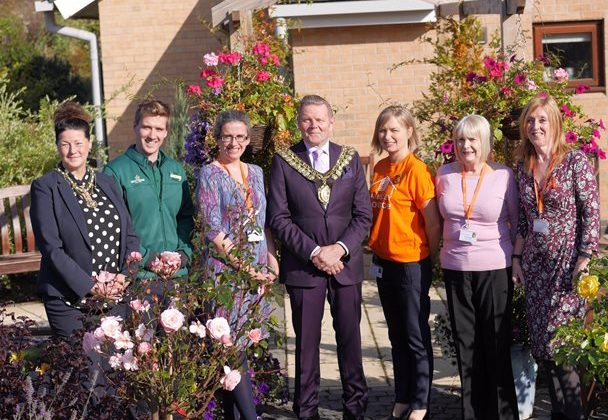 Photo of a group of people from Barnsley Hospice with the mayor of Barnsley.